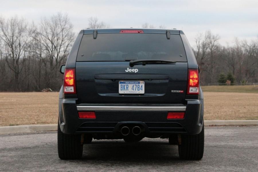  Jeep Grand Cherokee SRT8 2009 года  (фото 4 из 26)